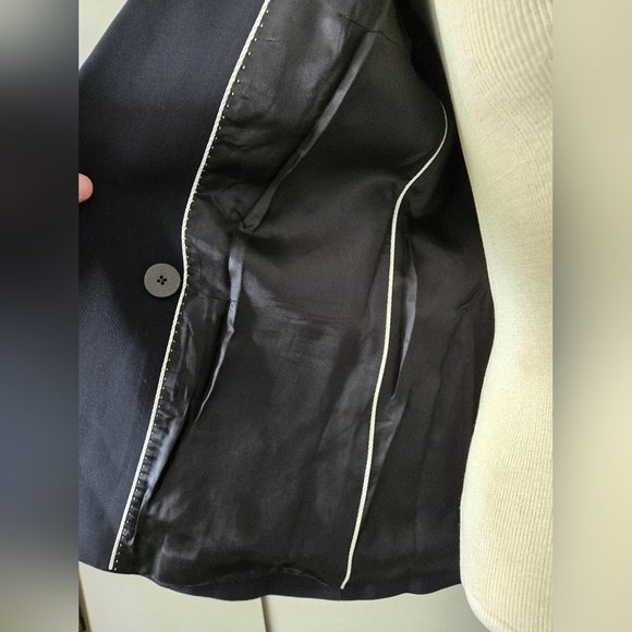 MASSIMO DUTTI Women's Navy Fitted Double-Breasted Blazer. Size 2 - Picture 10 of 15